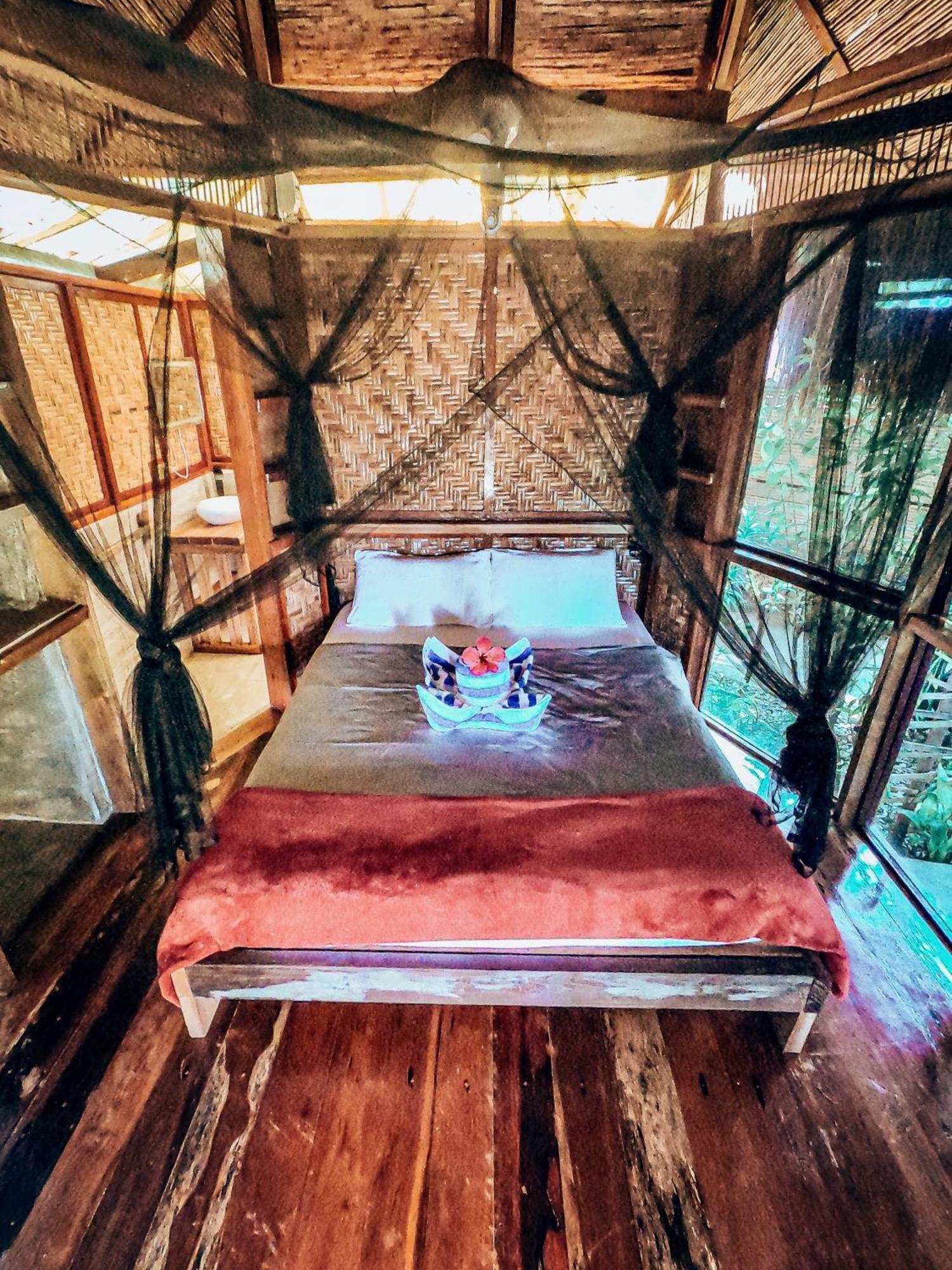 Shakabrah'S Beachfront Kubo General Luna  Ngoại thất bức ảnh