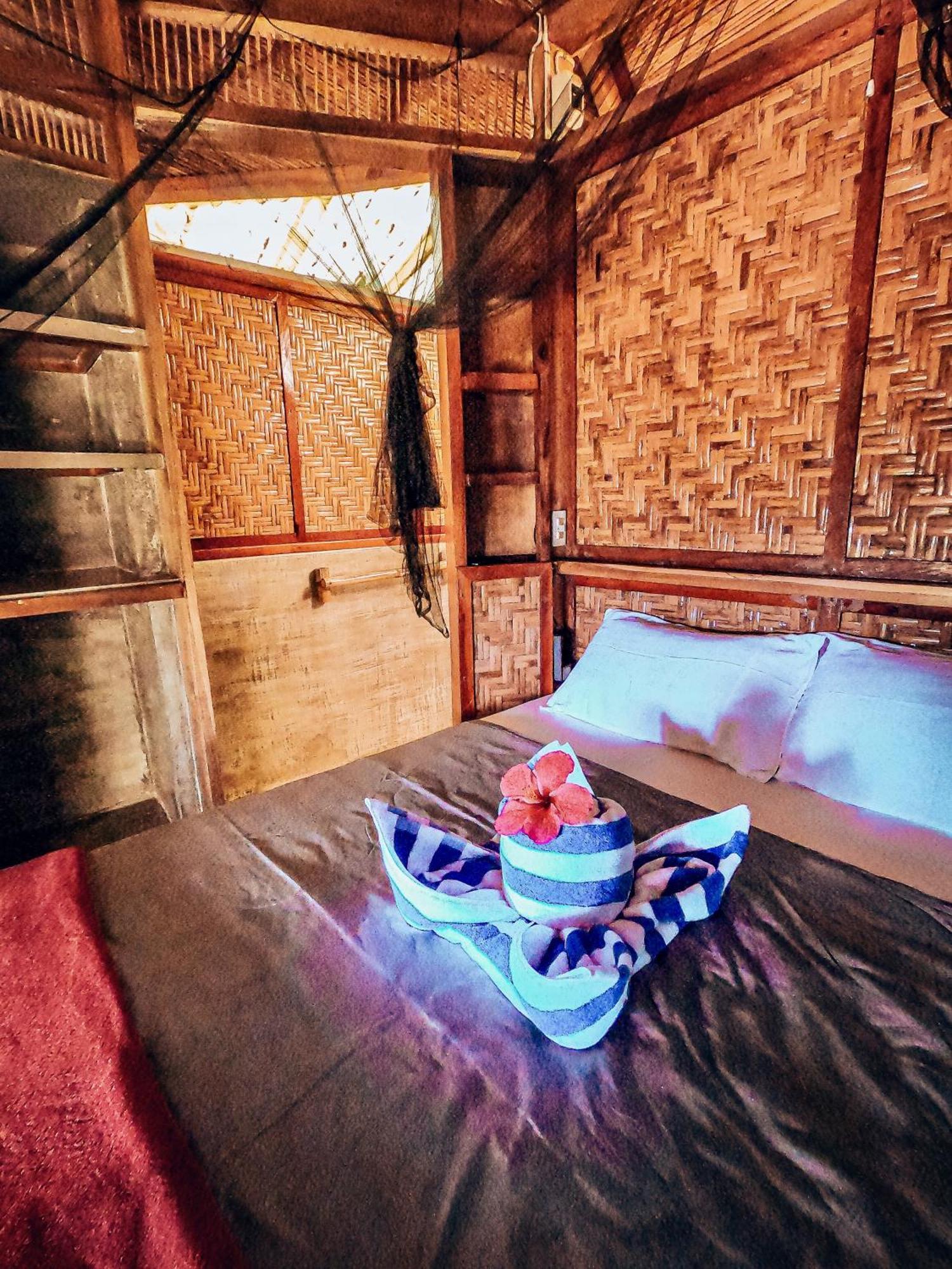 Shakabrah'S Beachfront Kubo General Luna  Ngoại thất bức ảnh